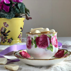 Royal Albert Old English Rose teacup & saucer set