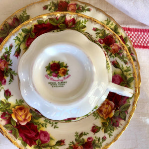Royal Albert 3-piece teaset, Old Country Roses